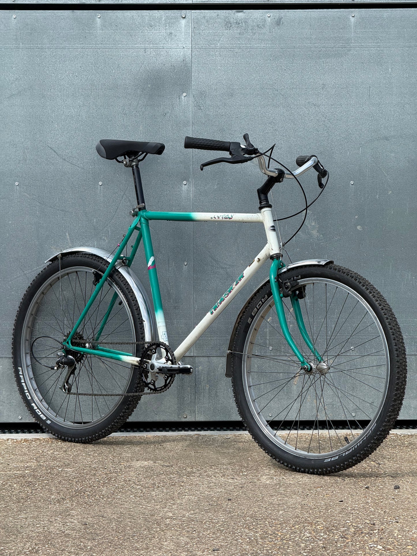1990 Dawes Tracker