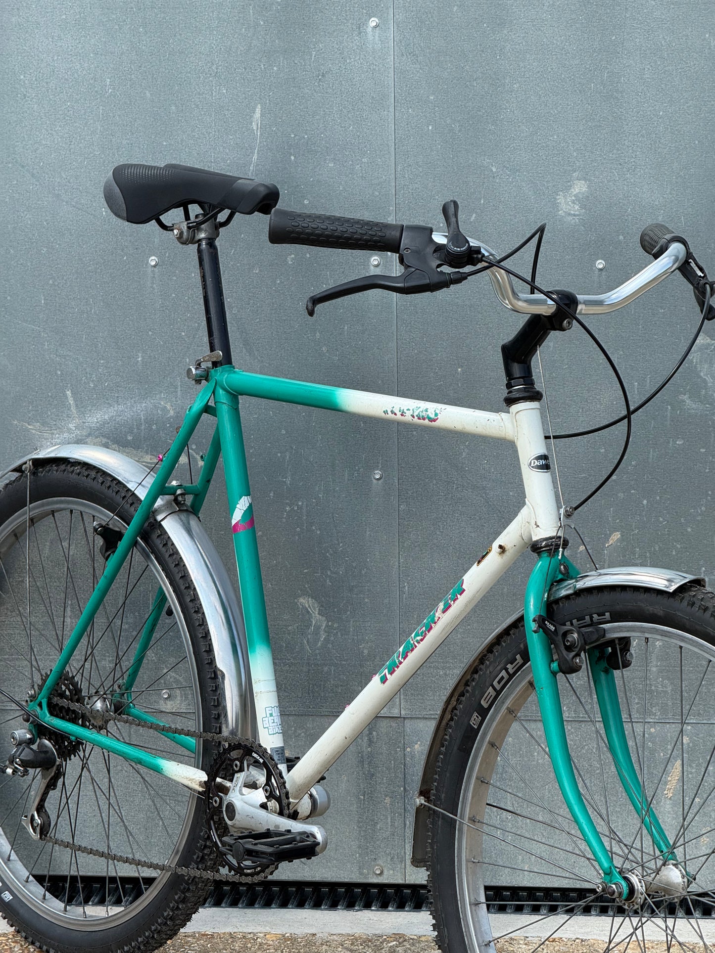 1990 Dawes Tracker